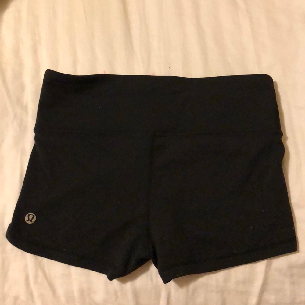 Lululemon short shorts size 4